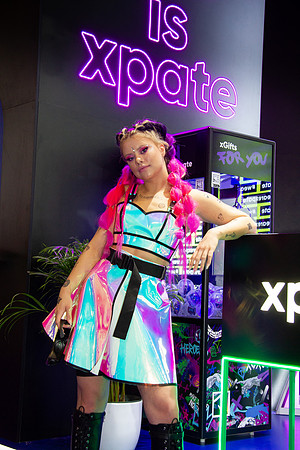 EXPO002-076