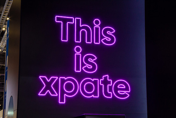 EXPO002-045