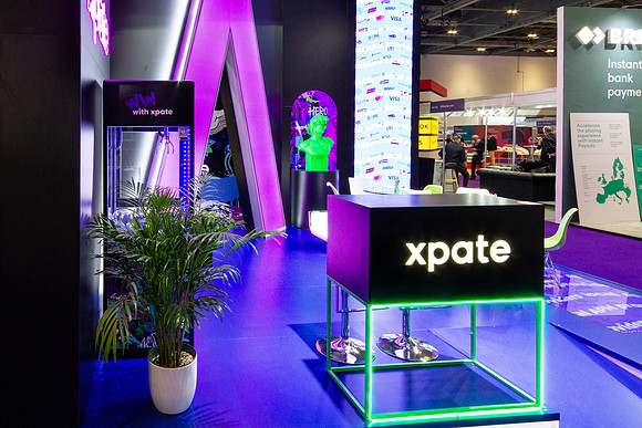 EXPO002-017