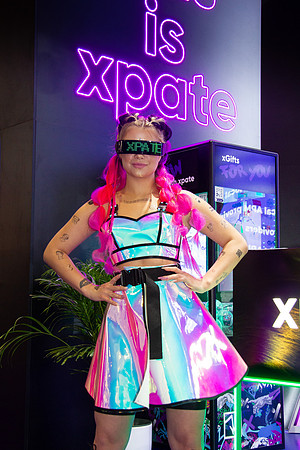 EXPO002-075